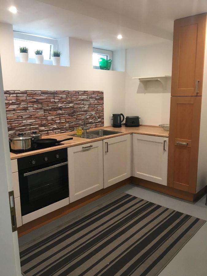 Mayen, Im Mohren, Privatzimmer Nr1, Waldrand, Nahe Nurburgring & Burg Eltz, Gemeinschaftsbad المظهر الخارجي الصورة