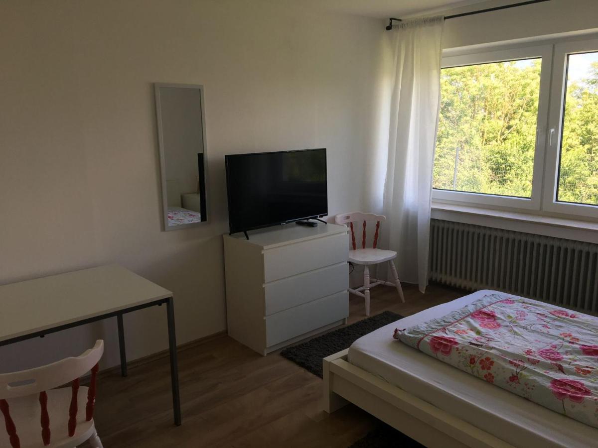 Mayen, Im Mohren, Privatzimmer Nr1, Waldrand, Nahe Nurburgring & Burg Eltz, Gemeinschaftsbad المظهر الخارجي الصورة