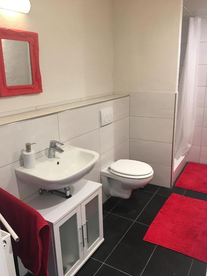 Mayen, Im Mohren, Privatzimmer Nr1, Waldrand, Nahe Nurburgring & Burg Eltz, Gemeinschaftsbad المظهر الخارجي الصورة